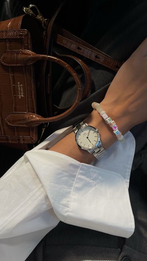 Michael Kors Aesthetic, Casio Watch Women, Silver Watches Women, Classy Aesthetic, Aesthetic Women, Instagram And Snapchat, Girls Life, Summer Accessories, Simply Beautiful