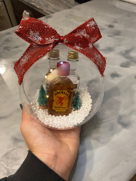 Diy Christmas Alcohol Gifts, Christmas Diy For Coworkers, Small Xmas Gift Ideas Easy Diy, Airplane Bottle Gift Ideas Christmas, Diy Christmas Gifts Alcohol, Diy Christmas Gift Baskets Families, Cute Co Worker Christmas Gift Ideas, Clear Ornament Gift Ideas, Mini Liquor Bottle Ornaments Diy