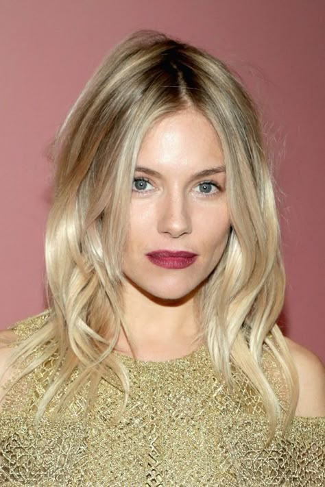 Sienna Miller Hair, Haircut Summer, Kort Bob, Sienna Miller, Long Bob Hairstyles, Woman Portrait, Hair Envy, Long Bob, 가을 패션