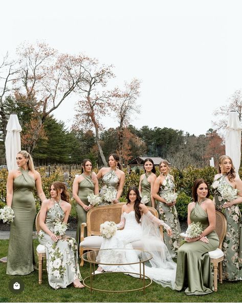 Moss Bridesmaid Dresses With Groomsmen, Green Wedding Aesthetic Bridesmaid Dress, Forest Wedding Aesthetic Bridesmaids, Tan Groomsmen Suits With Green Bridesmaids, Bridesmaid Poses With Bride, Nuetral Pallete Bridesmaid Dresses, Green Brown Wedding, Bridesmaid Poses, Forest Theme Wedding