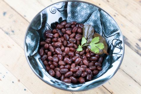 Simple and Flavorful Red Adzuki Beans Sprouts Market, Dried Black Beans, Adzuki Beans, Kaffir Lime Leaves, Dry Beans, Red Bean Paste, Veggie Stock, Kaffir Lime, How To Cook Beans