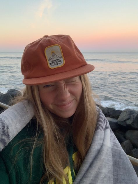 Five Panel Hat Outfit Women, Granola Hats, Coastal Granola Aesthetic, Simple Beach Life, Granola Hat, 5 Panel Hat Outfit, Granola Fits, Granola Outfits, Granola Aesthetic