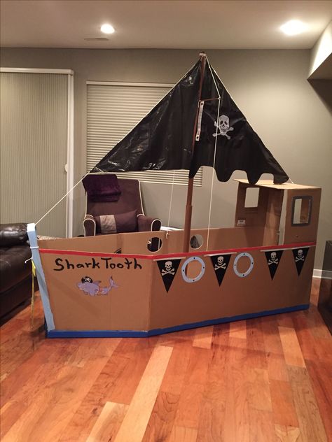 Pirate Ship Role Play Area, Ship Set Design, Pirate Crafts Preschool, Pirate Ships Diy, Pirate Ship Craft, Cardboard Pirate Ship, Cardboard Boat, Cardboard Crafts Kids, Pirate Room