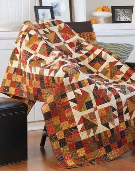 Colchas Quilting, Bear Paw Quilt, Fall Quilt Patterns, History Of Quilting, Quilting Digest, Quilt Display, Colorful Quilt, Bear Quilts, Quilt Care