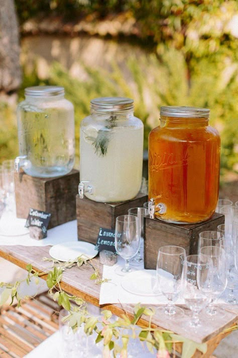 Non Alcoholic Drinks Wedding, Non Alcoholic Drink Bar Wedding, Signature Mocktails Drinks, Drink Table Wedding Beverage Stations, Non Alcoholic Cocktail Hour Wedding, Wedding Drink Ideas Non Alcoholic, Alcohol Free Wedding, Launch Food, Wedding Drink Bar