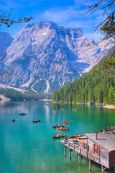 I Love Italy 🇮🇹 | Beautiful Lake Braies - Italian Dolomites Italian Dolomites, Travel Creative, Dolomites Italy, Scenic Pictures, Italian Lakes, Italy Beautiful, Dream Travel Destinations, Beautiful Lakes, Beautiful Places To Travel