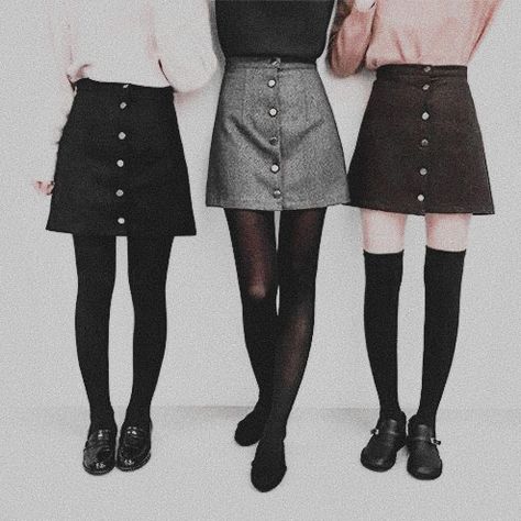 Dark Skirts, Gillian Flynn, Van Helsing, Skirt Images, Button Up Skirts, Couture Mode, Skirt Outfit, Mode Inspo, Grey Tones