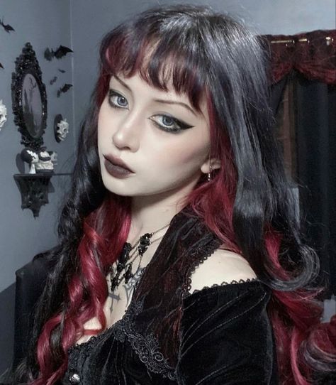 Black And Red Hair, Vampire Hair, Goth Hairstyles, Modern Goth, Gothic Hairstyles, Vibrant Hair, Goth Hair, Alternative Makeup, Goth Style