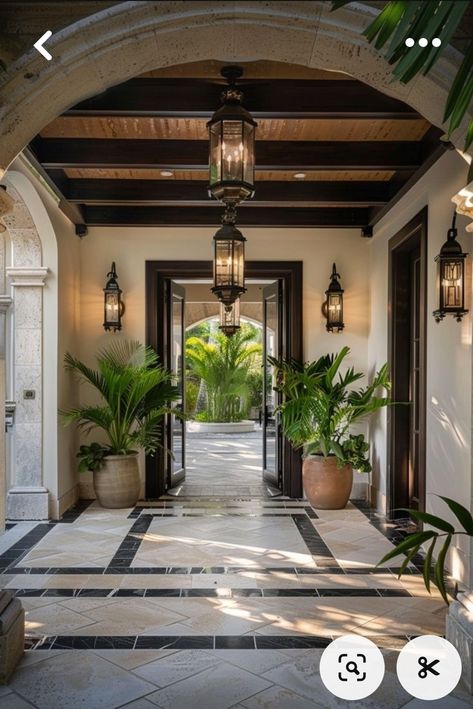 Italian Style Entryway, Compact Home, Hacienda Style Homes, Foyer Entrance, Interior Design Your Home, Dream Life House, Spanish Style Home, Casas Coloniales, Spanish Style Homes