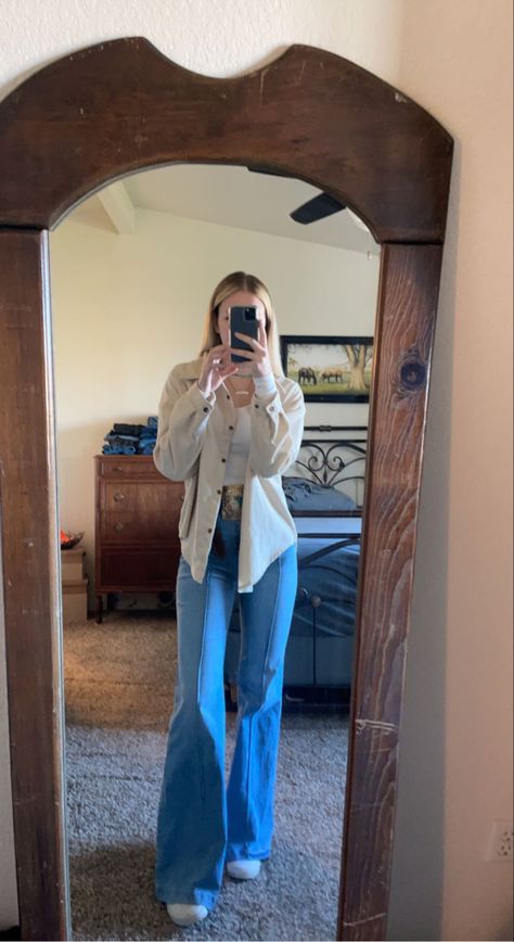 Flared Jeans Outfit Cowgirl, Mfr Outfits, Denim Flare Jeans For Rodeo In Fall, Cute Bootcut Jean Outfits Country, Southern Outfits Classy, How To Style A Western Button Up, Country Church Outfit, Rodeo Outfits With Flannel, Fall Western Outfits Cardigans