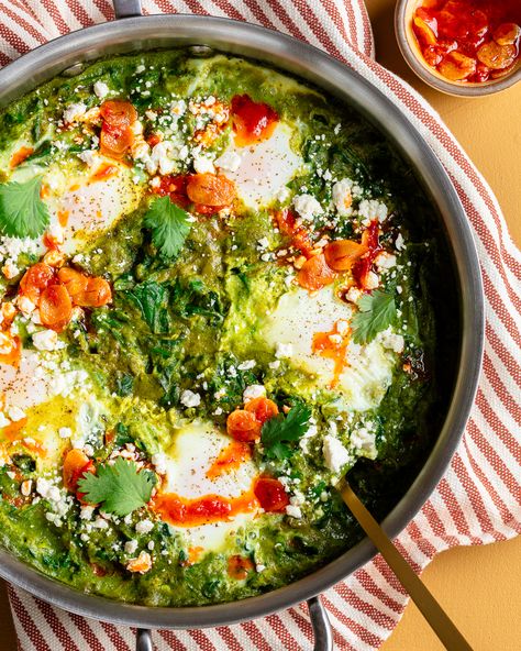 Green Herb Shakshuka Green Shakshuka, Shakshuka Recipes, Harissa Paste, Healthy Activities, Passover Recipes, Cooked Vegetables, Breakfast Brunch Recipes, Poached Eggs, Fresh Cilantro