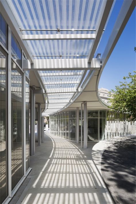 Brooklyn Botanic Garden Visitor Center,© Albert Vecerka/Esto Brooklyn Botanical Garden, Brooklyn Botanic Garden, Country Garden Decor, Modern Bathroom Interior, Covered Walkway, French Country Garden, Meteor Garden 2018, Magic Garden, Garden Route