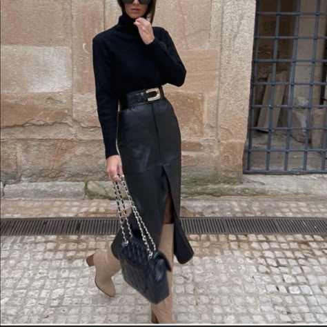 Chic Long Skirt Bottoms For Winter, Chic Winter Office Skirt, Black Office Skirt For Fall, Chic Winter Midi Skirt, Elegant Winter Skirt For Going Out, Chic Evening Skirt For Winter, Chic Winter Pencil Skirt, Elegant Black Fall Skirt, Chic Zara Skirt For Winter