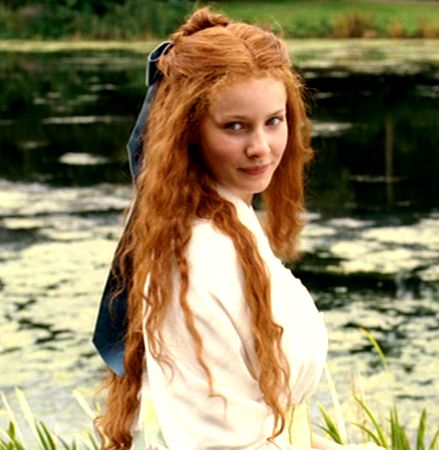 Rachel Hurd-Wood as Evangeline Jenner Rachel Hurd Wood Red Hair, Mona Mayfair, Rachel Hurd Wood, Redhead Characters, Dorian Gray, Redhead Girl, Elle Fanning, Oscar Wilde, Long Curly Hair