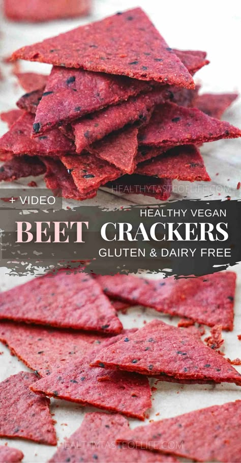 Beet crackers with seeds and veggies. These beetroot and seed crackers make delicious veggie crackers, they are naturally gluten free and vegan. Make beetroot crackers with steamed vegetables in the dough and then roll it out cut and bake! #beetrootcrackers #beetcrackers #veggiecrackers #vegetablecrackers Flax Seed Recipes Snacks, Beet Pulp Recipes, Gluten Free Savory Snacks, Beet Desserts, Beet Crackers, Beet Puree, Veggie Crackers, Kids School Lunch, Resep Vegan