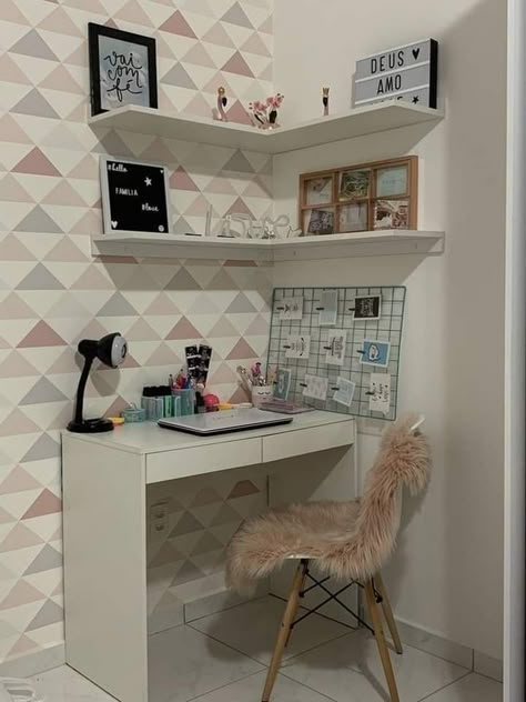 Desk For Small Spaces Bedroom, Colorful Room Decor, Small Room Design Bedroom, Home Decor Aesthetic, Cute Diy Room Decor, Aesthetic Home Decor, Dekor Diy, Room Ideas Aesthetic, Casa Vintage