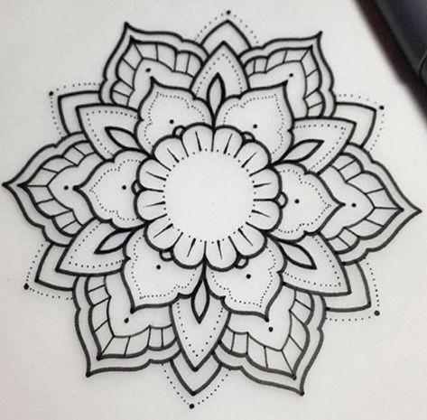 Mandala Outline Tattoo, Simple Mandala Tattoo Design Pattern, Elbow Tattoo Stencil, Small Mandala Tattoo Simple, Geometric Tattoo Elbow, Mandala Tattoo Elbow, Mandala Dotwork Tattoo Design, Mandala Tattoo Drawing, Mandala Art Simple Design