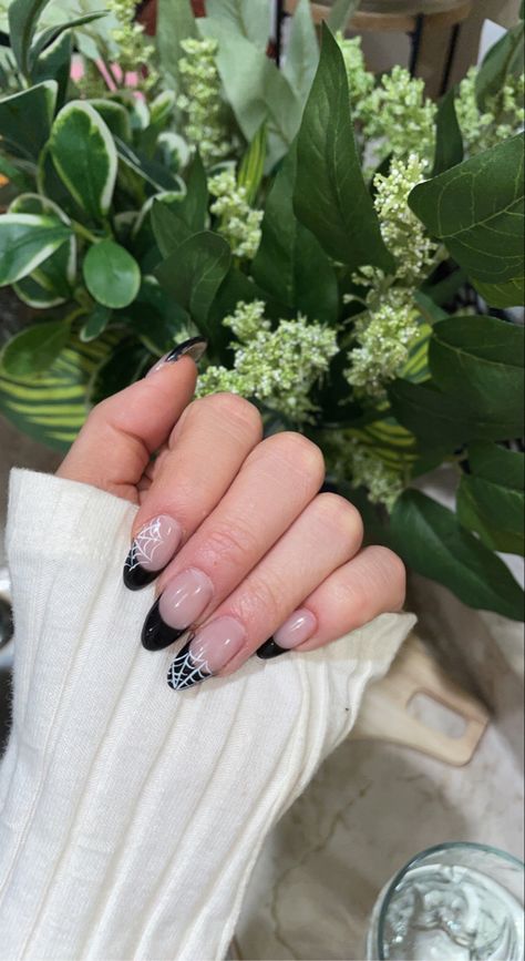 October Nails Spider Web, Spider Web And Ghost Nails, Spiderweb Stilleto Nails, Black Nails With Web, Nail Art Spider Web, Spiderweb Almond Nails, Halloween Nails Cobweb, Black French Tip Spider Web Nails, Black French Tip Nails Almond Halloween