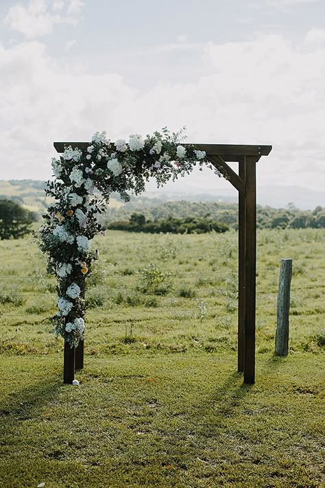 Wedding Alter Decorations, Wedding Arbors, Wedding Alters, Rustic Wedding Decorations, Rustic Farm Wedding, Wedding Ceremony Ideas, Flowers And Greenery, Wooden Arch, Wedding Arbour