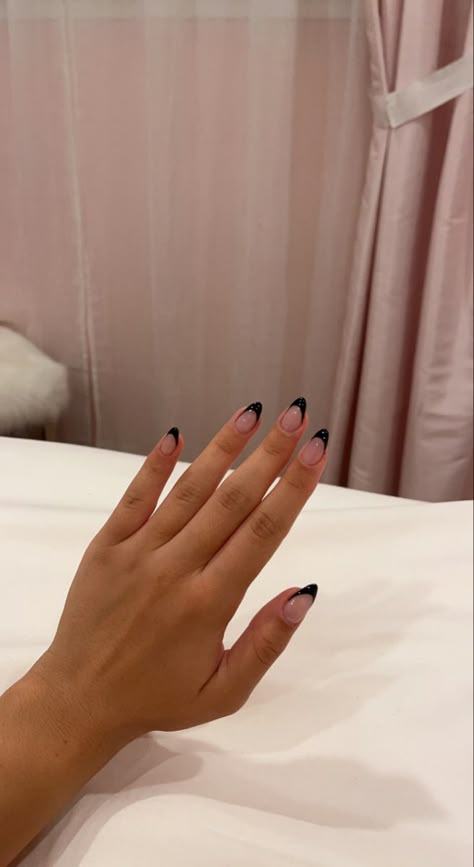 Nails To Match With Black Dress, Nails For A Black Prom Dress, Black French Tip Nails Almond Short, Nails Almond Black French, Medium Almond Nail Ideas, Edmonton Outfits, October Nails 2023, Black Almond French Nails, Nails To Match Black Dress