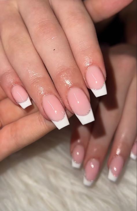 Coffin French Tip With Glitter, French Nails White Base, French Tip W Silver Line, French Tip Nails White With Design, Sns Nails French Tips, Lined French Tip Nails, Short French Tip Acrylic Nails Squoval, White And Silver French Tip Nails, Sns French Nails