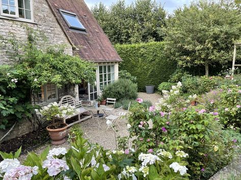 Grassland Habitat, Cottage Patio, Cotswold Stone, Garden Escape, Cotswold Cottage, Cotswolds Cottage, Period Home, Stone Cottages, Cottage Garden Design