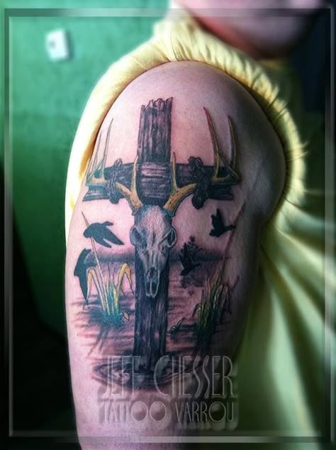 Deer Skull Cross Hunter Tattoo Country Boy Tattoos, Deer Antler Tattoos, Bow Hunting Tattoos, Deer Hunting Tattoos, Bullet Tattoo, Antler Tattoos, Deer Skull Tattoos, Deer Tattoo Designs, Deer Skull Art