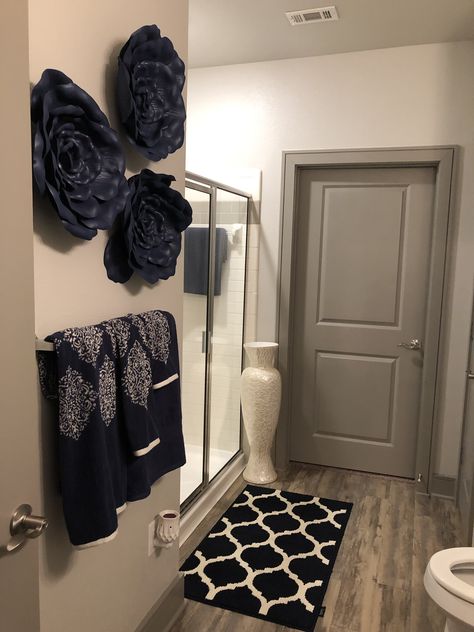 Blue Bathroom Decor Ideas, Navy Blue Bathroom Decor, Navy Blue Bathroom, Navy Blue Bathrooms, House Checklist, Blue Bathroom Decor, Life Goals Future, Babe Cave, House Fashion