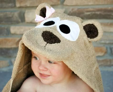 Teddy Bear Hooded Bath Towel-Crazy Little Projects @Stephanie Close Holbus thought about you. The website has several other animals. Hooded Towel Tutorial, Diy Teddy Bear, Diy Towels, Baby Bath Towel, Hooded Bath Towels, Hooded Baby Towel, Towels Kids, Baby Towel, Baby Projects