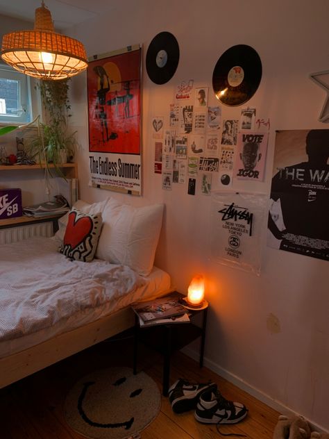 Tyler The Creator Bedroom Aesthetic, Stussy Bedroom Aesthetic, Tyler The Creator Inspired Room, Tyler The Creator Aesthetic Room, Dustin Vuong Room, Stussy Aesthetic Room, Tyler The Creator Decor, Tyler The Creator Room Ideas, Stussy Room Aesthetic