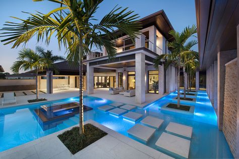 This stunning contemporary luxury home in Naples, Florida was designed by Harwick Homes. Description from pinterest.com. I searched for this on bing.com/images House With A Pool, Casa Country, Luxury Pools, Farm Houses, Modern Pools, Dream Pools, Modern Mansion, Pool Design, Design Exterior