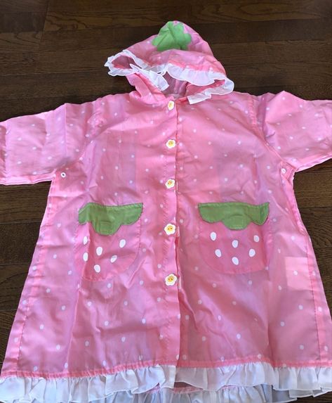 Mother Garden Strawberry, Cutecore Clothes, Garden Strawberry, Cute Raincoats, Mother Garden, Kawaii Outfit Ideas, Silly Clothes, Baby Doll Nursery, Hat Aesthetic