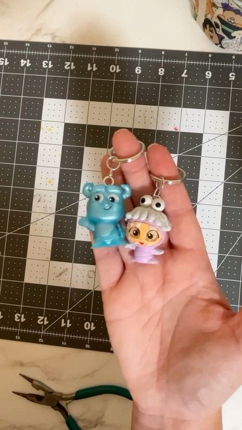 Procrastination at it's finest, folks! DIY Disney Doorables keychains 💕 #diy #diykeychains #diyjewelry #doorables #disney #disneydoorables #monstersinc #miniaturetoys #minitoys | Mommy Crafts A lot | Mommy Crafts A lot · Original audio Disney Doorables Keychain Diy, Disney Doorables Crafts, Doorables Crafts, Keychains Diy, Disney Doorables, Sculpture Art Clay, Diy Disney, Disney Diy, Diy Keychain