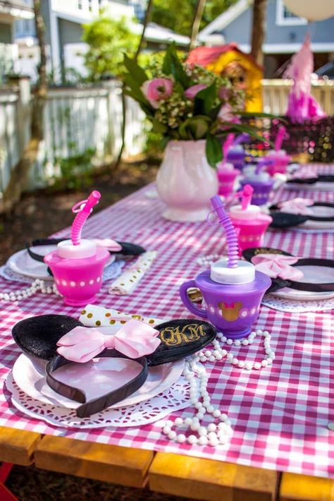 Minnie Mouse tea party birthday party! See more party ideas at CatchMyParty.com! Minnie Mouse Tea Party Birthday, Minnie Mouse Tea Party, Mouse Tea Party, Tea Party Birthday Party, Princess Birthday Decorations, Kids Tea Party, Anna Birthday, Minnie Birthday Party