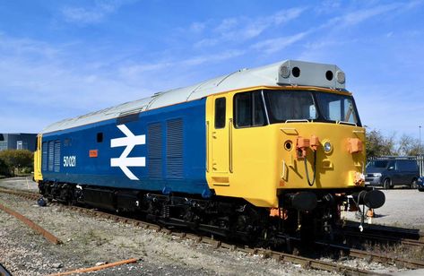 The final heritage locomotive for this year’s Swanage Railway's Diesel Gala and Beer Festival will be Class 50 No. 50021 Rodney. https://www.railadvent.co.uk/2023/04/class-50-locomotive-no-50021-rodney-to-be-guest-at-swanage-railway-gala.html #class50 #swanage #DieselGala #SwanageRailway Corfe Castle, Work Train, Castle Art, Train Service, Electric Train, British Rail, Electric Locomotive, Train Pictures, Over The River