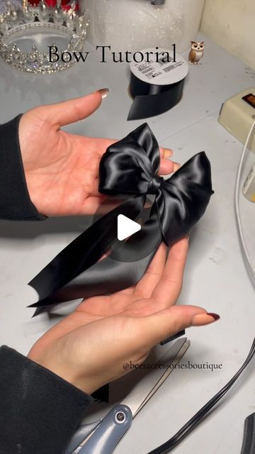 Diy Shoe Bows Ribbons, How To Make A Bow With Silk Ribbon, Thick Ribbon Bow Diy, Bow Tie Tutorial Ribbons, Gift Wrapping Ribbon Ideas Bow Tutorial, Ribbon Folding Techniques, Cute Bow Tutorial, How To Tie A Bow With Ribbon For Bouquet, How To Tie A Velvet Bow