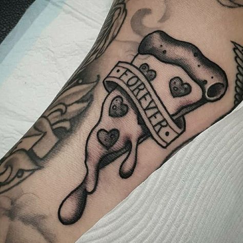 Pizza Tattoo Ideas, Traditional Pizza Tattoo, Matching Pizza Tattoos, Pizza Tattoo Design, Pizza Slice Tattoo, Unforgettable Tattoo, Summer Pizza, Pizza Tattoo, Dice Tattoo