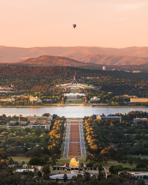 Australia Facts, Australia Capital, Profile Set, Australia Landscape, Australia Tourism, Canberra Australia, Australian Capital Territory, Tourist Places, Rolling Hills