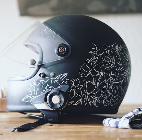 Painted Bike Helmet, Motorcycle Helmets Art, Simple Floral Design, Cafe Racer Helmet, Paint Bike, Motorcycle Helmet Design, All Work And No Play, Womens Motorcycle Helmets, Custom Motorcycle Helmets