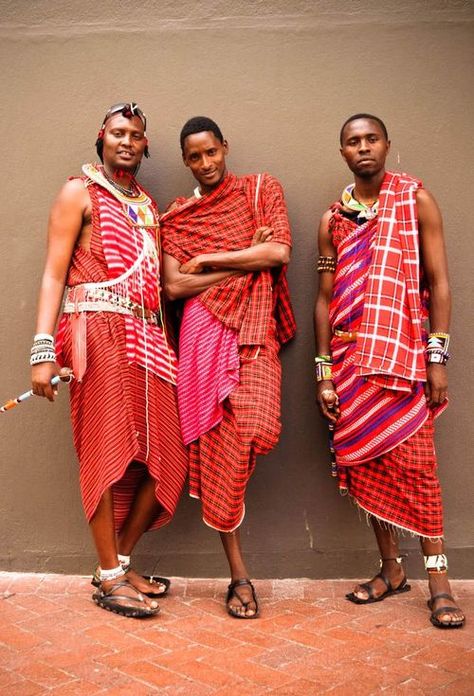 Afrikaanse Kunst, African People, African Textiles, Mode Boho, We Are The World, Cape Town South Africa, Outfit Trends, Maasai, Men Clothes