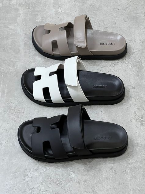 Sleepers Shoes, Dior Slippers, Sandals Hermes, Hermes Sandals, Fluffy Shoes, Jordan 4 Black, Women Slippers Fashion, Luxurious Aesthetic, Pretty Sandals