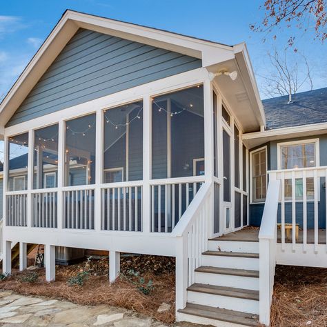 75 Screened-In Porch Ideas You'll Love - August, 2024 | Houzz Building Screened In Porch, Half Screened In Front Porch, Enclosed Side Porch Ideas, Traditional Screened In Porch, Deck To Screened In Porch, Screened In Porch On Deck, Farmhouse Screened Porch, Screened In Patio On Concrete, Screened In Deck Ideas