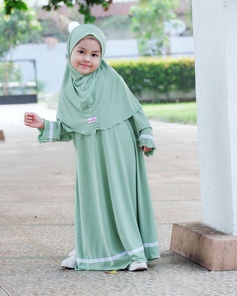 Muslim Kids Fashion, Kids Abaya, Baby Hijab, Islamic Fashion Dresses, Model Gamis, Mode Turban, Gaun Fashion, Kids Dress Patterns, Hijab Niqab