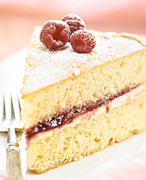 Raspberry jam must be used in a Victoria sandwich Low Sugar Cakes, Sugar Free Cake Recipes, Victoria Sandwich Cake, Sponge Cake Recipe, Sugar Free Jam, Sugar Free Baking, Sugar Free Treats, Sugar Free Cake, Sponge Cakes