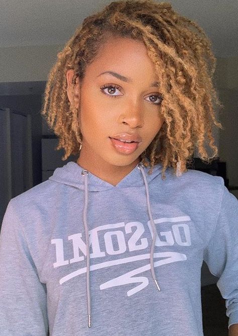 Short Blonde Locs, Blonde Microlocs, Blonde Sisterlocks, Sista Locks, Locs Blonde, Blonde Locs, Hairstyles Locs, Blonde Natural Hair, Blonde Natural