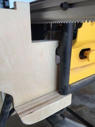 Outfeed Table for Dewalt Table Saw for $10 (includes Plans) : 4 Steps - Instructables Dewalt Table Saw Stand, Dewalt Table Saw, Contractor Table Saw, Table Saw Extension, Jobsite Table Saw, Outfeed Table, Table Saw Station, Saw Table, Portable Table Saw