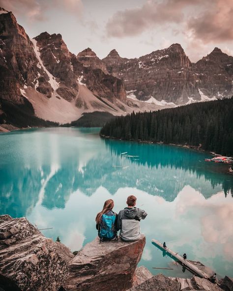 Canada Vibes, Canada Honeymoon, Romantic Picture, Canadas Wonderland, Couples Getaway, Canada Pictures, Instagram Couples, Banff Alberta, Vision Board Pictures