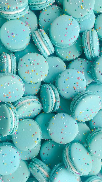 Blue Macarons, Adopt Idea, Blue Cupcakes, Blue Food, Favorite Candy, Desert Recipes, Wedding Food, Gummy Bears, Macaroons