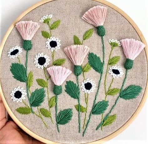 Sui Dhaga en Instagram: “This beautiful and unique embroidery pattern. . Looking for a special gift on special day? These embroidery hoops are a perfect gift for…” Emb Designs, Salwar Designs, Hand Embroidery Videos, Pola Sulam, Fashion Designing, Hand Embroidery Flowers, Learn Embroidery, Brazilian Embroidery, Embroidery Flowers Pattern