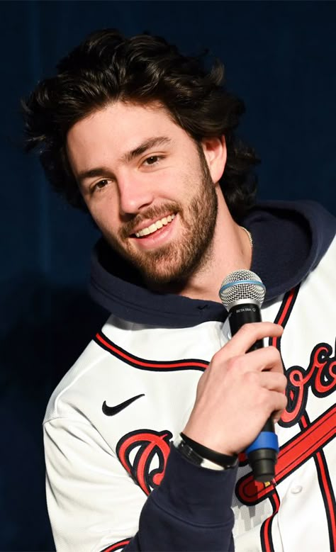 Dansby Swanson Aesthetic, Braves Birthday Party, Dansby Swanson Wallpaper, Atlanta Braves Birthday, Atlanta Braves Outfit, Braves Game Outfit, Brave Birthday Party, Hot Baseball Players, Braves Game